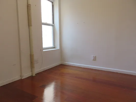 Rented by Majesty Management | media 26