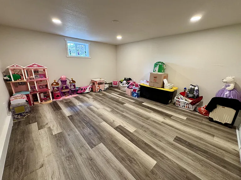 11922 Hillcrest Rd — Photo 17