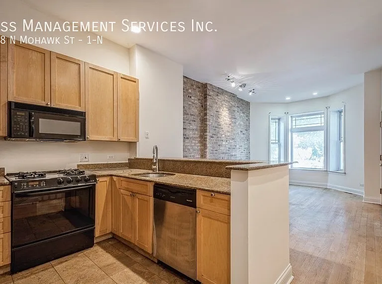 1418 N Mohawk St #1 — Photo 1