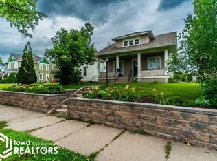 110 N 9th St, Marshalltown, IA 50158