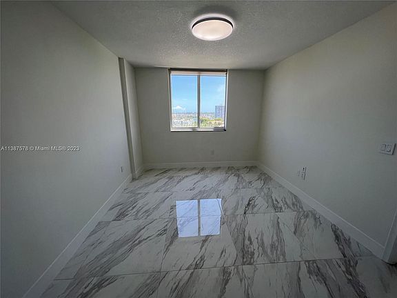 5th image of 18800 NE 29th Ave APT 1017