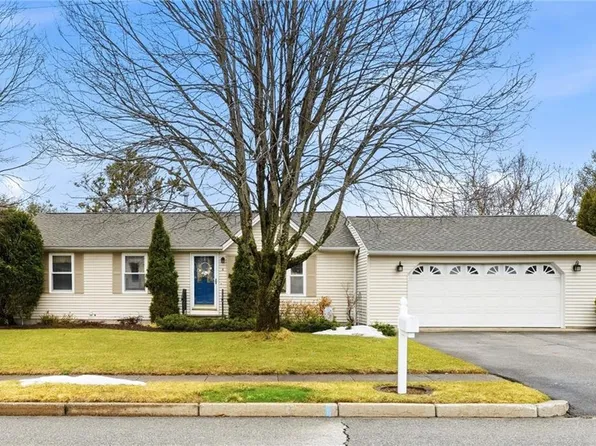 4 Melrose Dr, Coventry, RI 02816