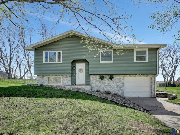 510 Conestoga Ave, Hickman, NE 68372