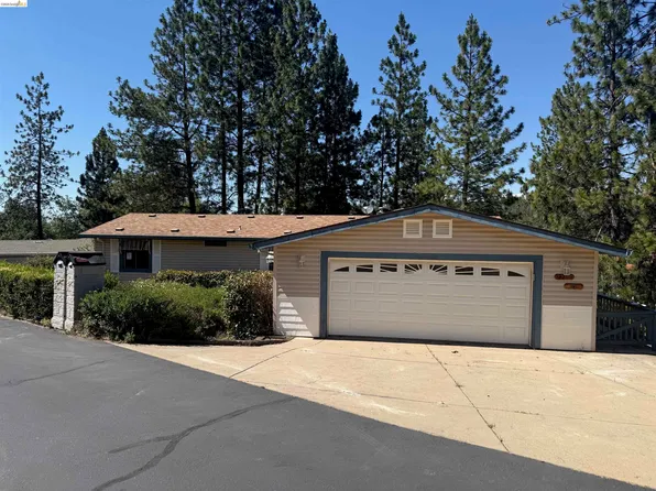 22700 Hidden Hollow Dr, Groveland, CA 95321