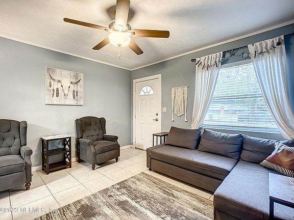 5th image of 813 CYPRESS Avenue