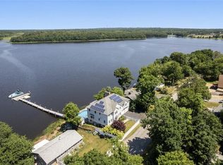 53 Cliff Dr, Assonet, MA 02702