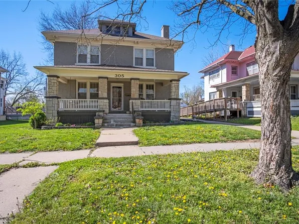305 E Peoria St, Paola, KS 66071