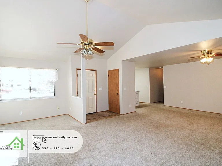 1748 Galaxy Way — Photo 6