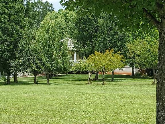 3rd image of 132 Goodman Ln