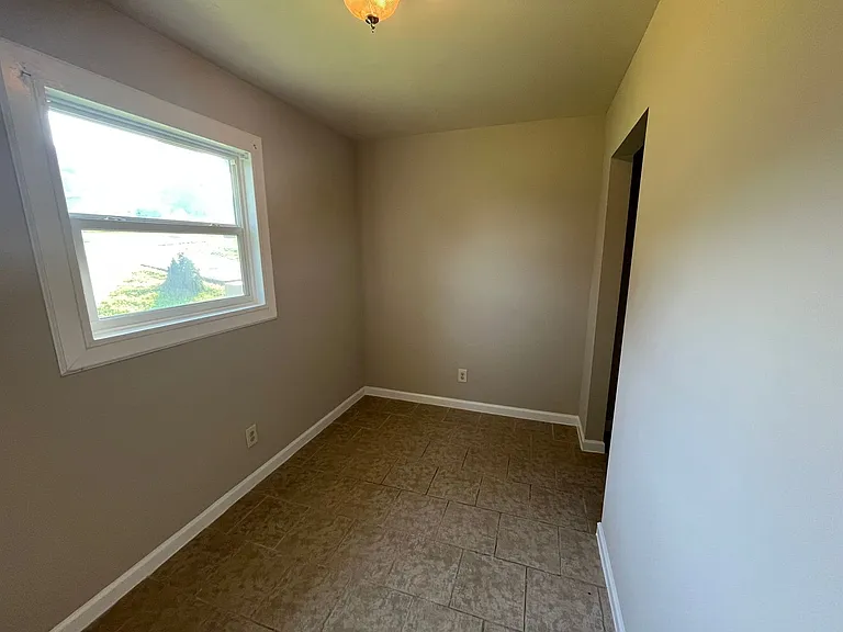 197 Wilkenson Dr NE — Photo 6