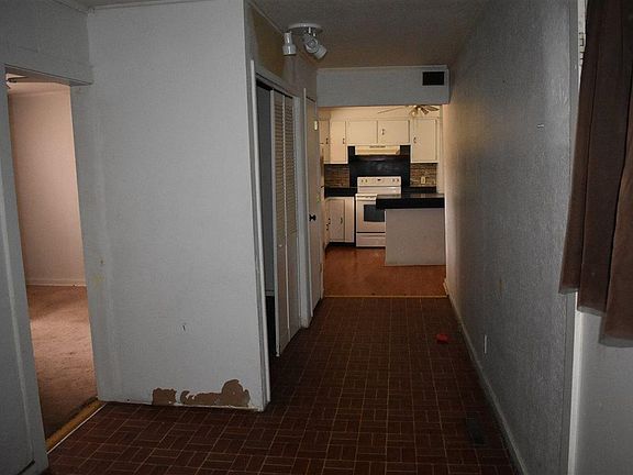 5th image of 615 S Home St
