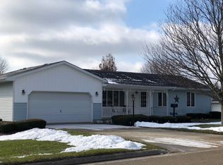 1407 Burlington St, Mendota, IL 61342