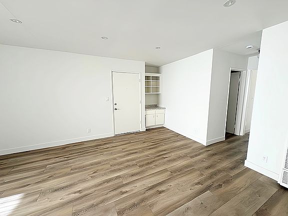 4th image of 535 E Cypress Ave APT C