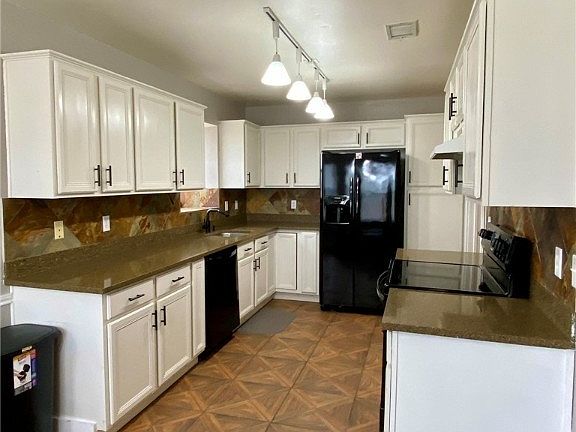 4th image of 1003 Chablis Dr