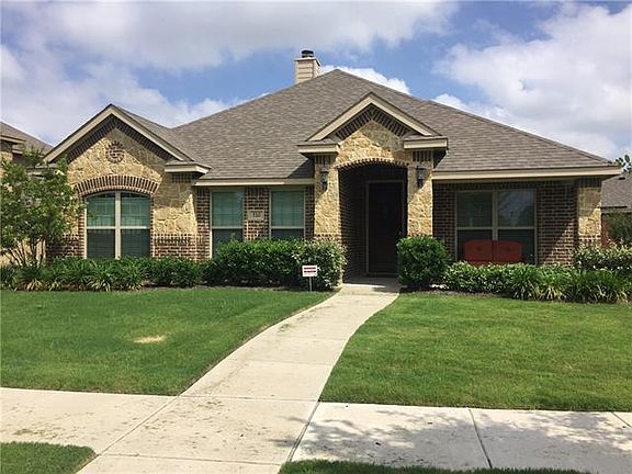 2nd image of 510 Nightinggale Ln