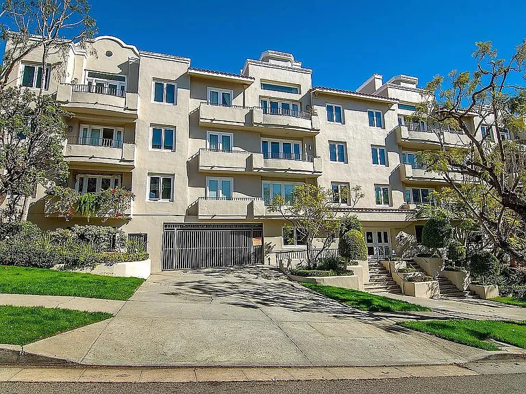 1650 Veteran Ave #204 — Photo 23