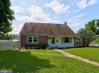 11 W Fairview Ave, Marietta, PA 17547