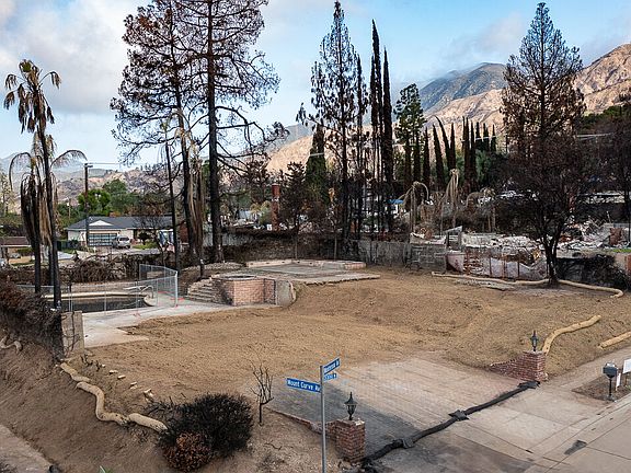 2nd image of 3363 Monterosa Dr
