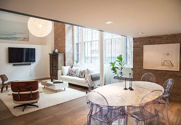 3rd image of 720 Greenwich St APT 1J