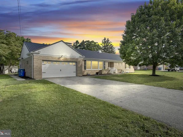 5631 Lischeys Church Rd, Spring Grove, PA 17362