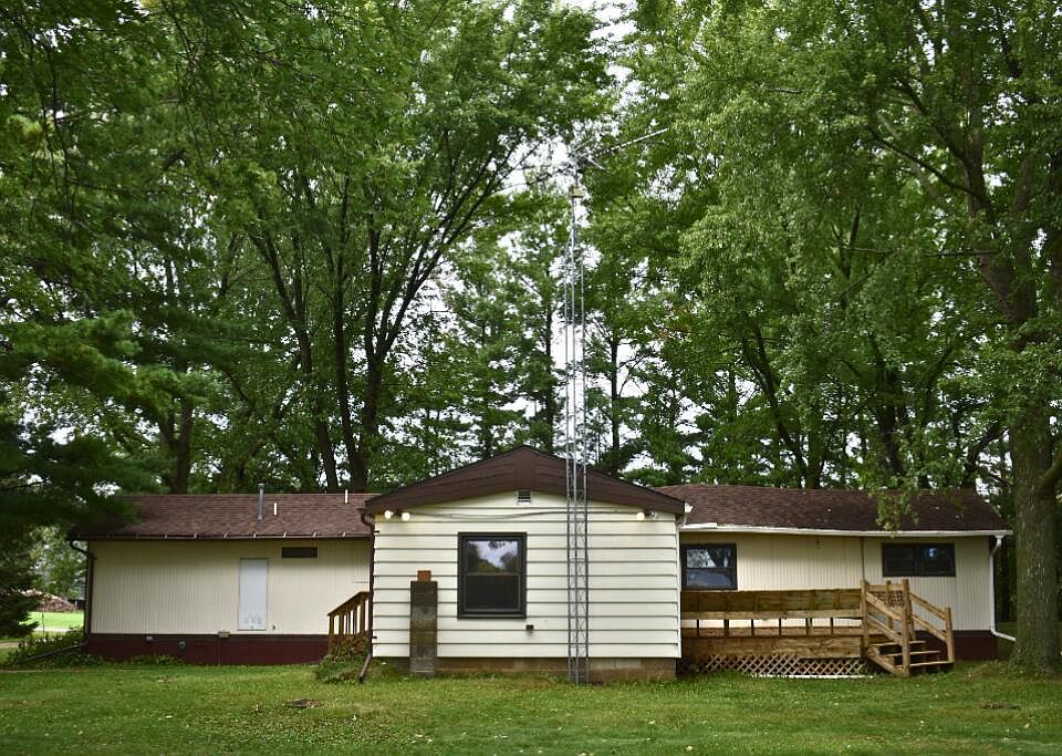1st image of W7017 Redwood ROAD