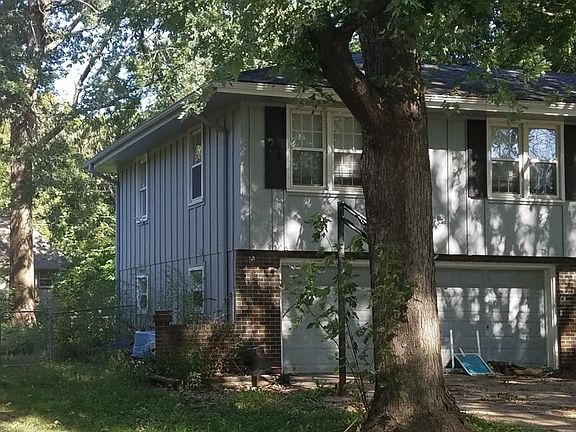 3rd image of 9704 W 96th Ter