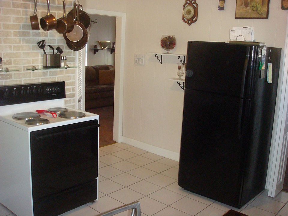 2nd image of 36 Sabra St