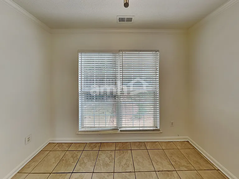8401 Redstone View Dr — Photo 5