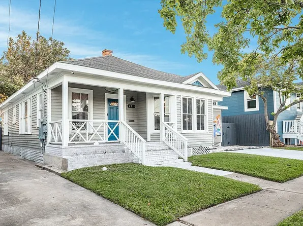 2011 39th St, Galveston, TX 77550