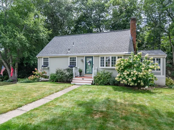 37 Pine St, Natick, MA 01760