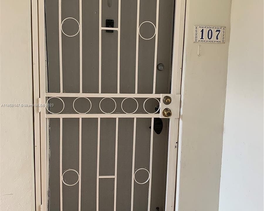 1st image of 421 NW 107th Ave APT 107