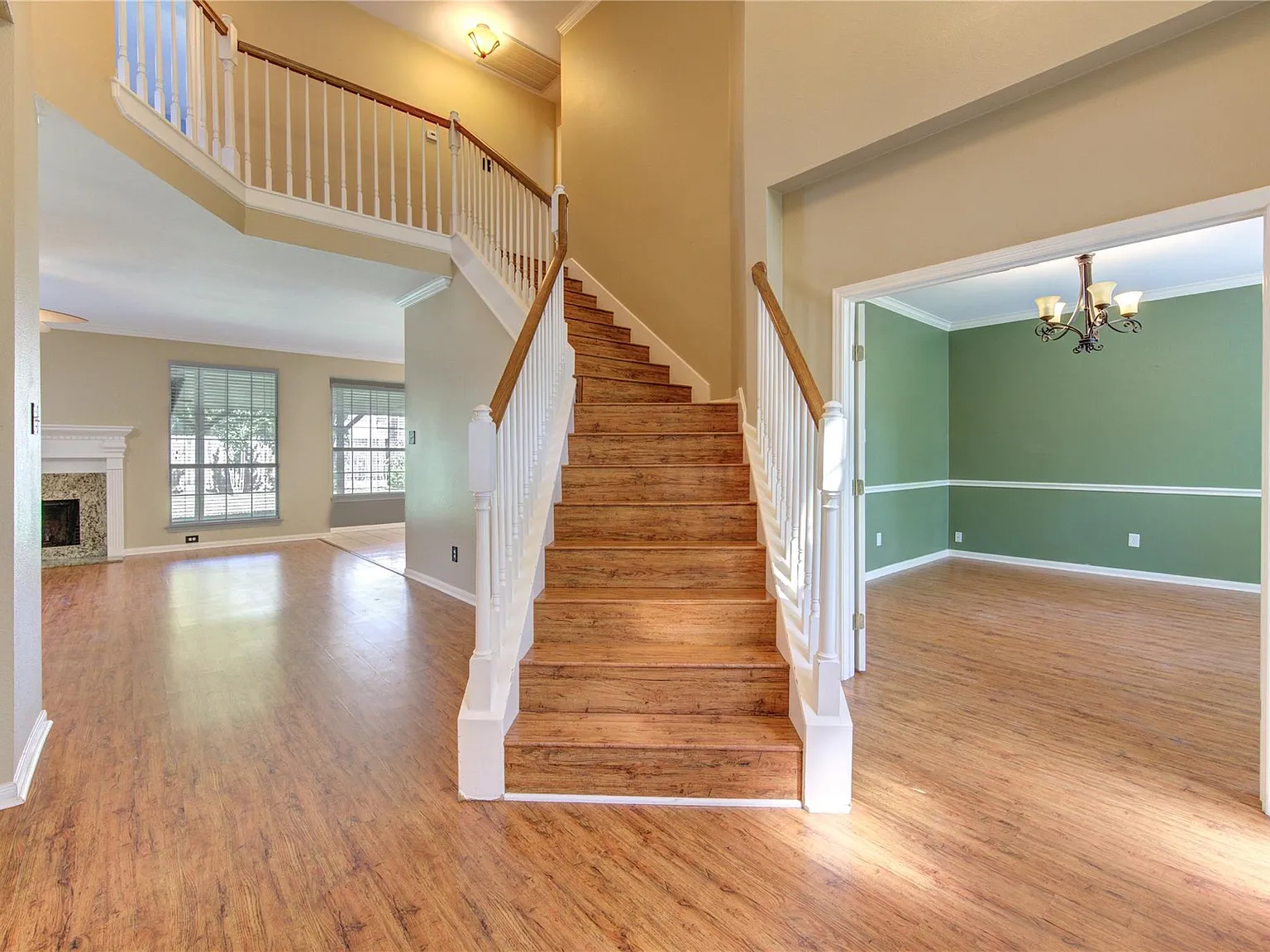 4 bed, 2.5 bath, 2566 sqft, $2,600 — Photo 4