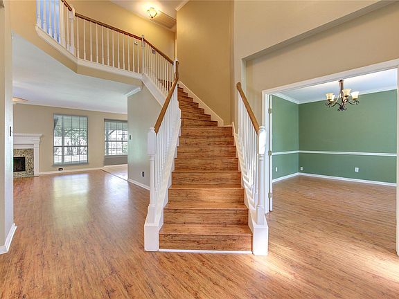 4th image of 2227 Country Mile Ln