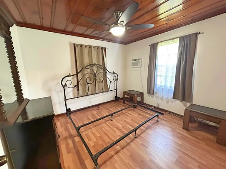 315 Avenue J — Photo 8