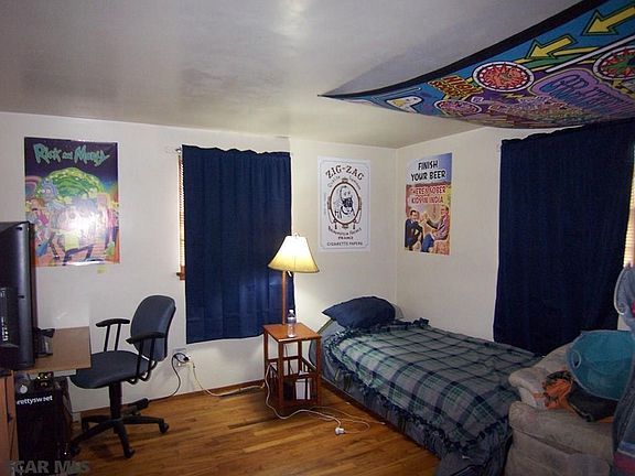 230 Logan bedroom