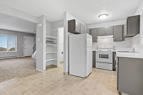 Wetherburne Square Townhomes Photo 1