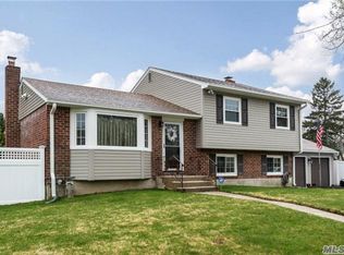 23 Upper Dr, Huntington, NY 11743