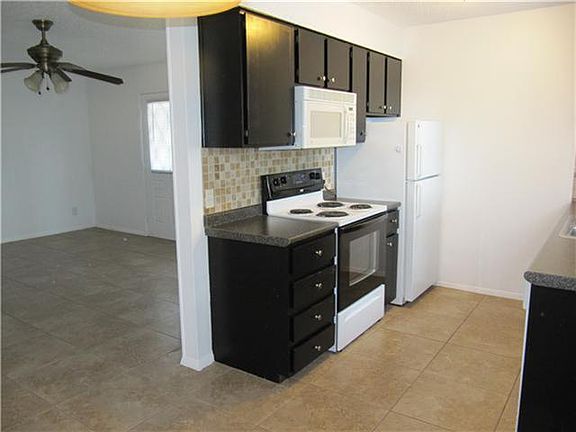 5th image of 1020 Cushing Dr