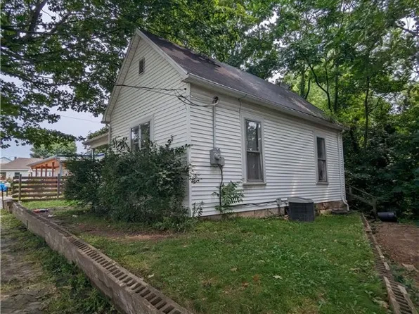 402 S High Street, Salem, IN 47167