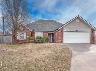 821 Henrietta Pl, Lowell, AR 72745
