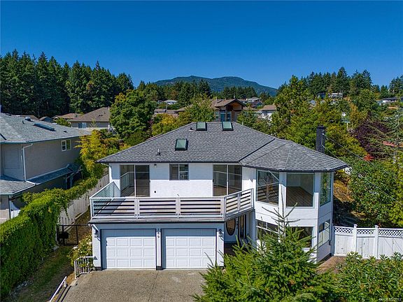 3rd image of 369 Trinity Dr