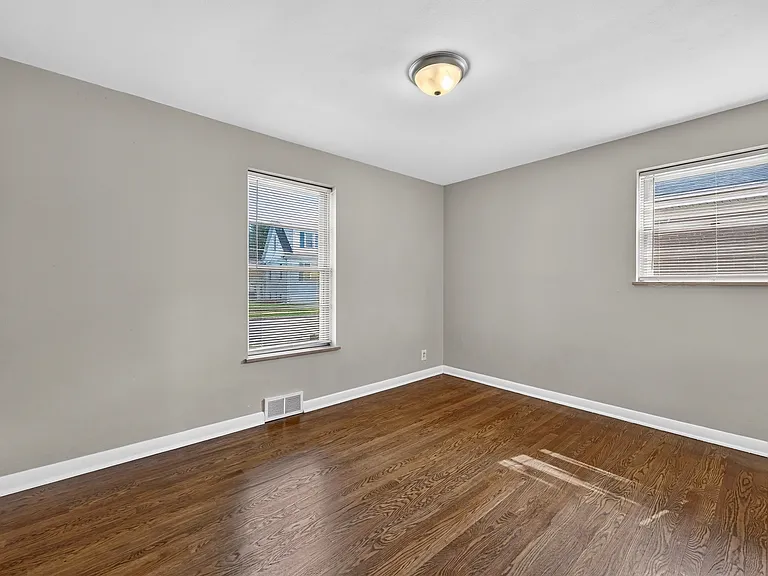 8106 Fawn Ave — Photo 10