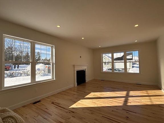 3rd image of 4 Hemlock Drive #63