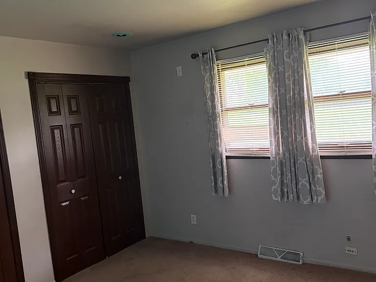 6194 Chatsworth Dr — Photo 6