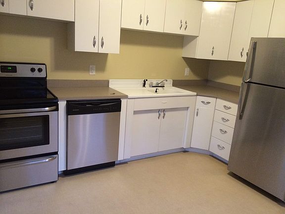 4th image of 2133 NE Wygant St