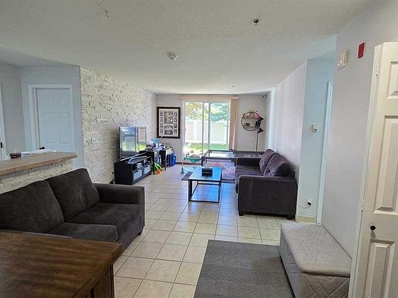 4th image of 11 SW Chaparral Ridge Dr SE #2106