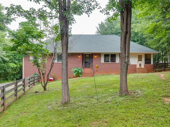 3845 Level Grove Rd, Cornelia, GA 30531
