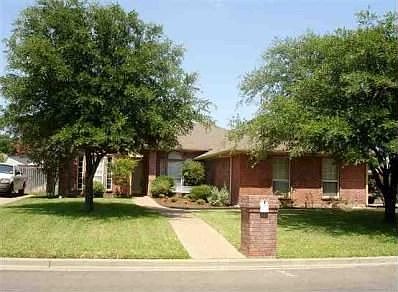 1st image of 924 Eagles Nest Dr