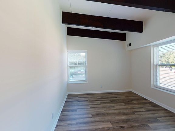 4th image of 628 Walpole St #11-208