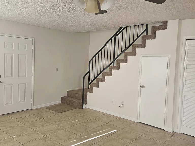 14616 Eastwood Ave #7 — Photo 1